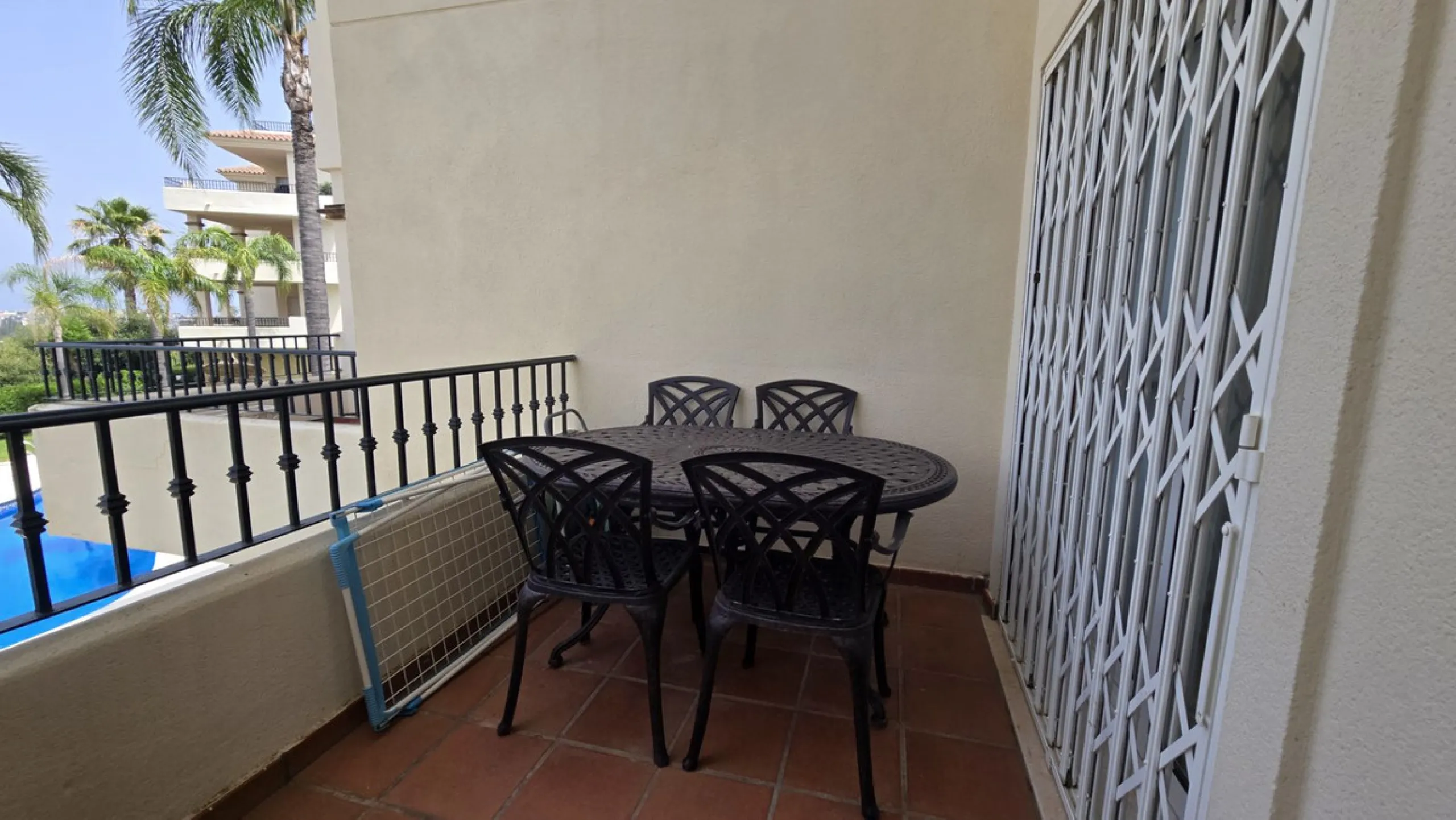 MOTIVATED SELLER. 3 BED 2 BATH. LA CALA HILLS € 420,000. ELEVATED GROUND FLOOR CORNER. AMAZING VIEWS.