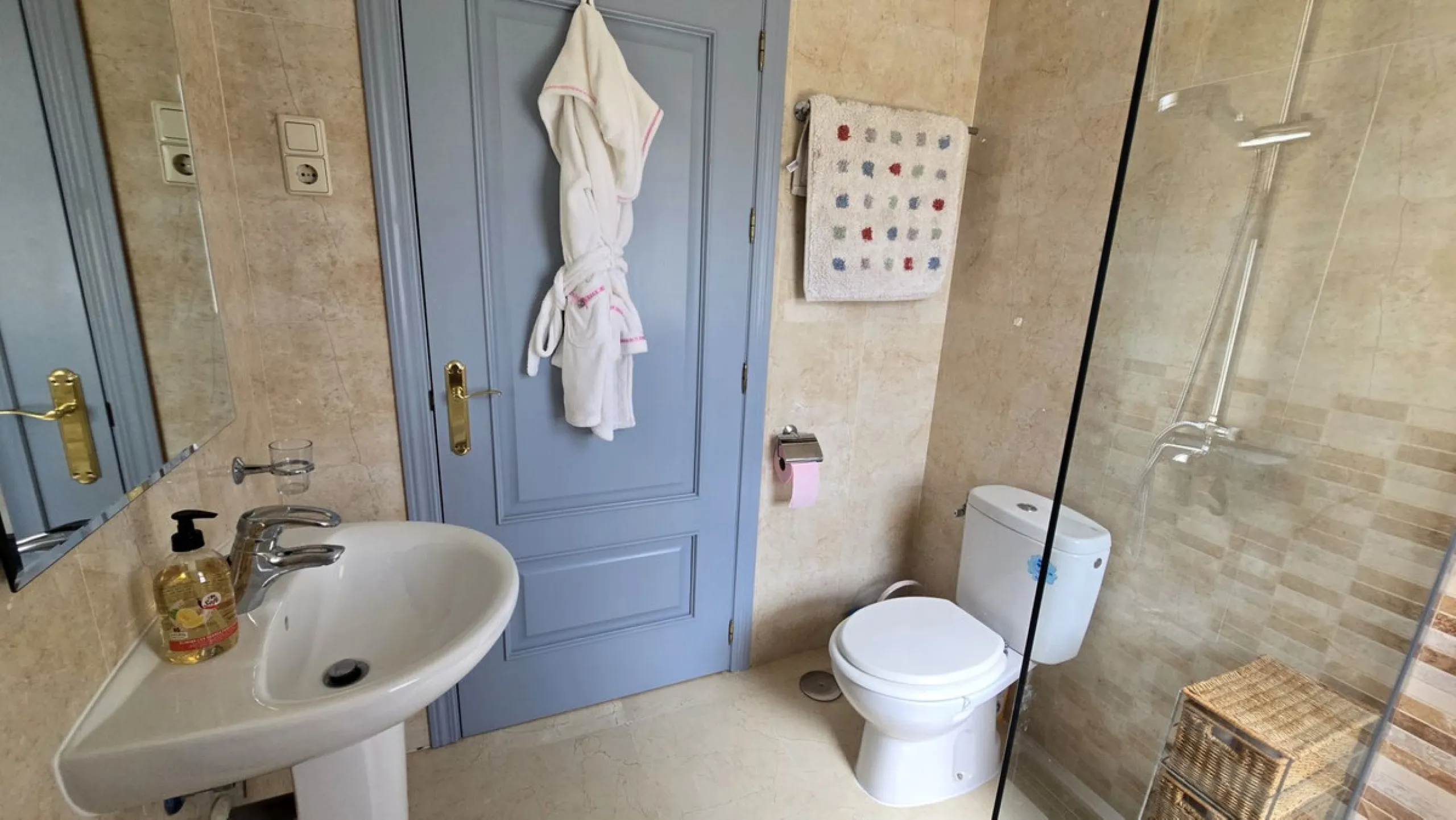 MOTIVATED SELLER. 3 BED 2 BATH. LA CALA HILLS € 420,000. ELEVATED GROUND FLOOR CORNER. AMAZING VIEWS.