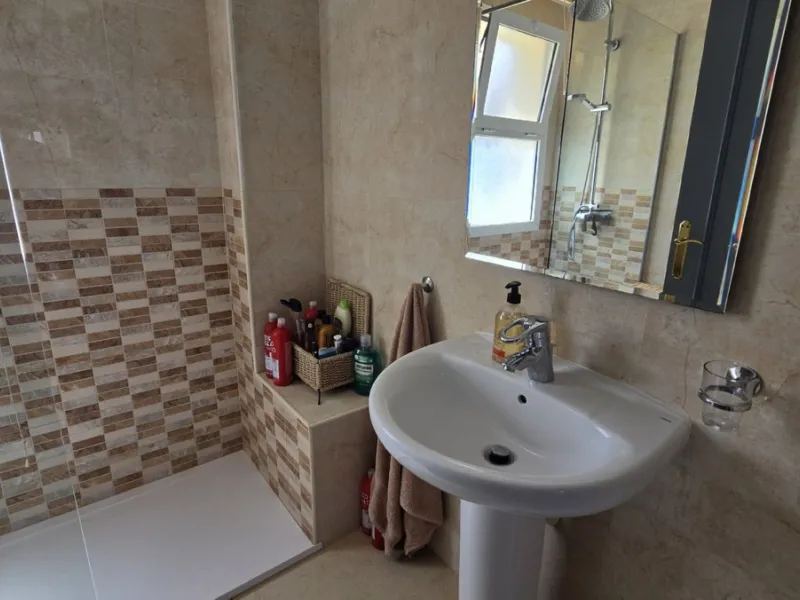 MOTIVATED SELLER. 3 BED 2 BATH. LA CALA HILLS € 420,000. ELEVATED GROUND FLOOR CORNER. AMAZING VIEWS.