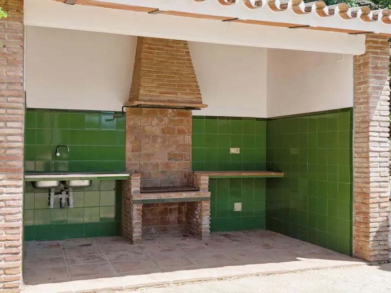 Impressive property in a prime location with views of the countryside and mountains on a plot of over 37,000 m² in Alhaurin El Grande !