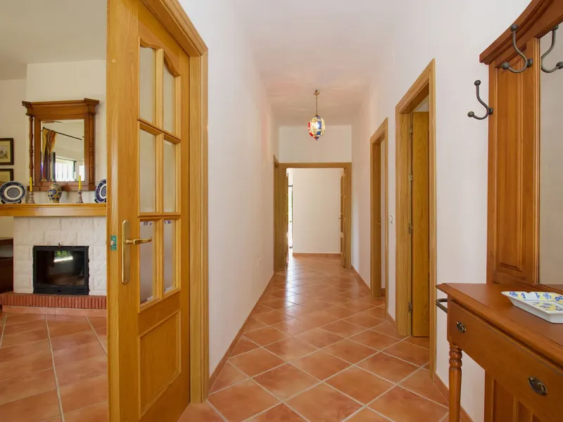 Impressive property in a prime location with views of the countryside and mountains on a plot of over 37,000 m² in Alhaurin El Grande !