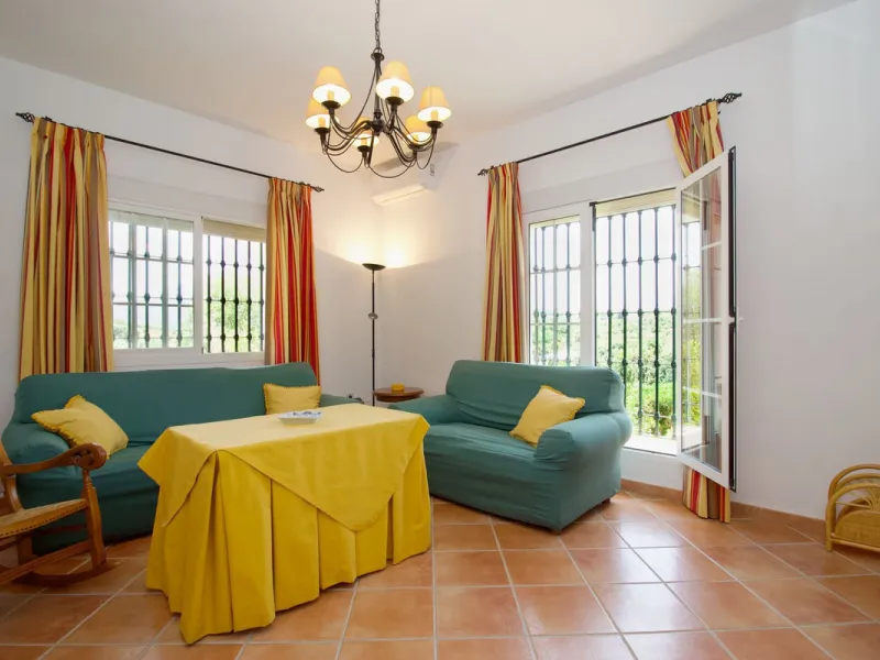 Impressive property in a prime location with views of the countryside and mountains on a plot of over 37,000 m² in Alhaurin El Grande !