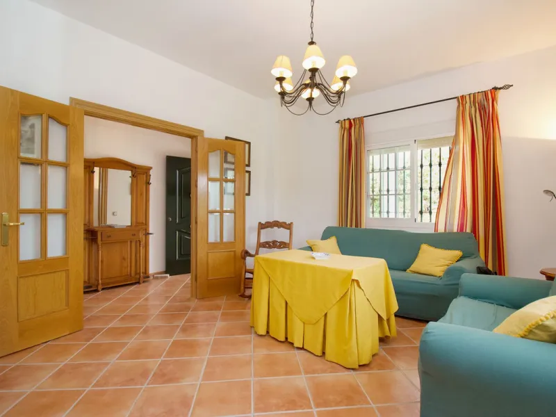 Impressive property in a prime location with views of the countryside and mountains on a plot of over 37,000 m² in Alhaurin El Grande !