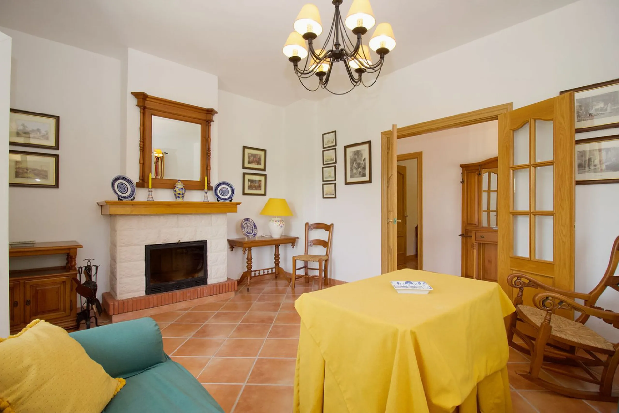 Impressive property in a prime location with views of the countryside and mountains on a plot of over 37,000 m² in Alhaurin El Grande !