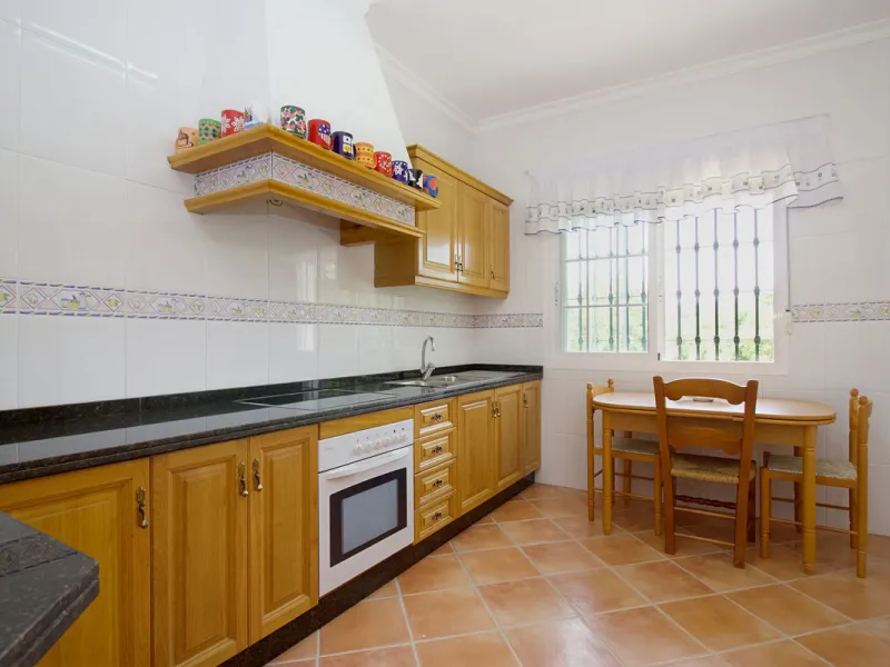 Impressive property in a prime location with views of the countryside and mountains on a plot of over 37,000 m² in Alhaurin El Grande !