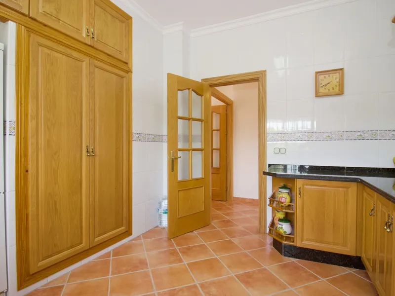Impressive property in a prime location with views of the countryside and mountains on a plot of over 37,000 m² in Alhaurin El Grande !