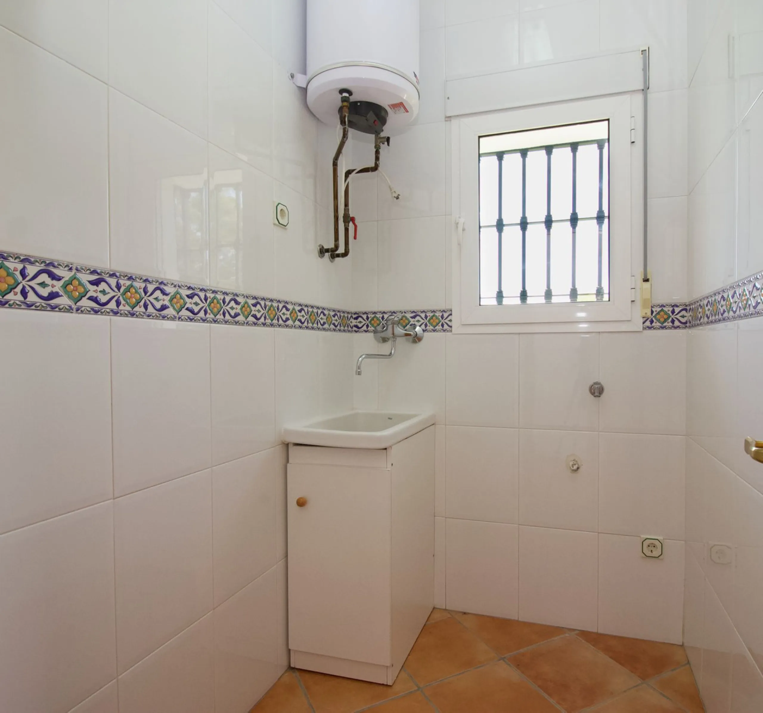 Impressive property in a prime location with views of the countryside and mountains on a plot of over 37,000 m² in Alhaurin El Grande !