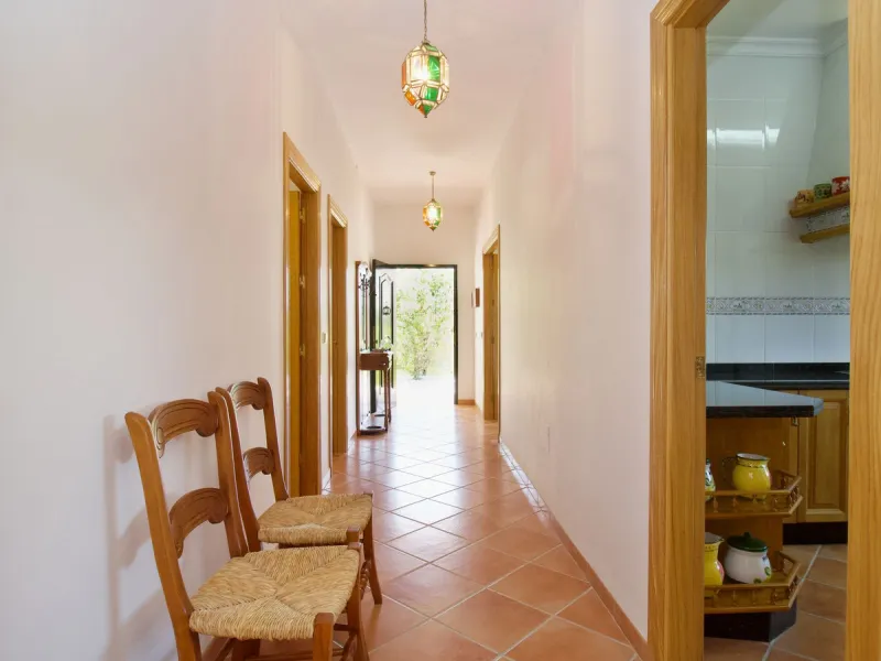 Impressive property in a prime location with views of the countryside and mountains on a plot of over 37,000 m² in Alhaurin El Grande !