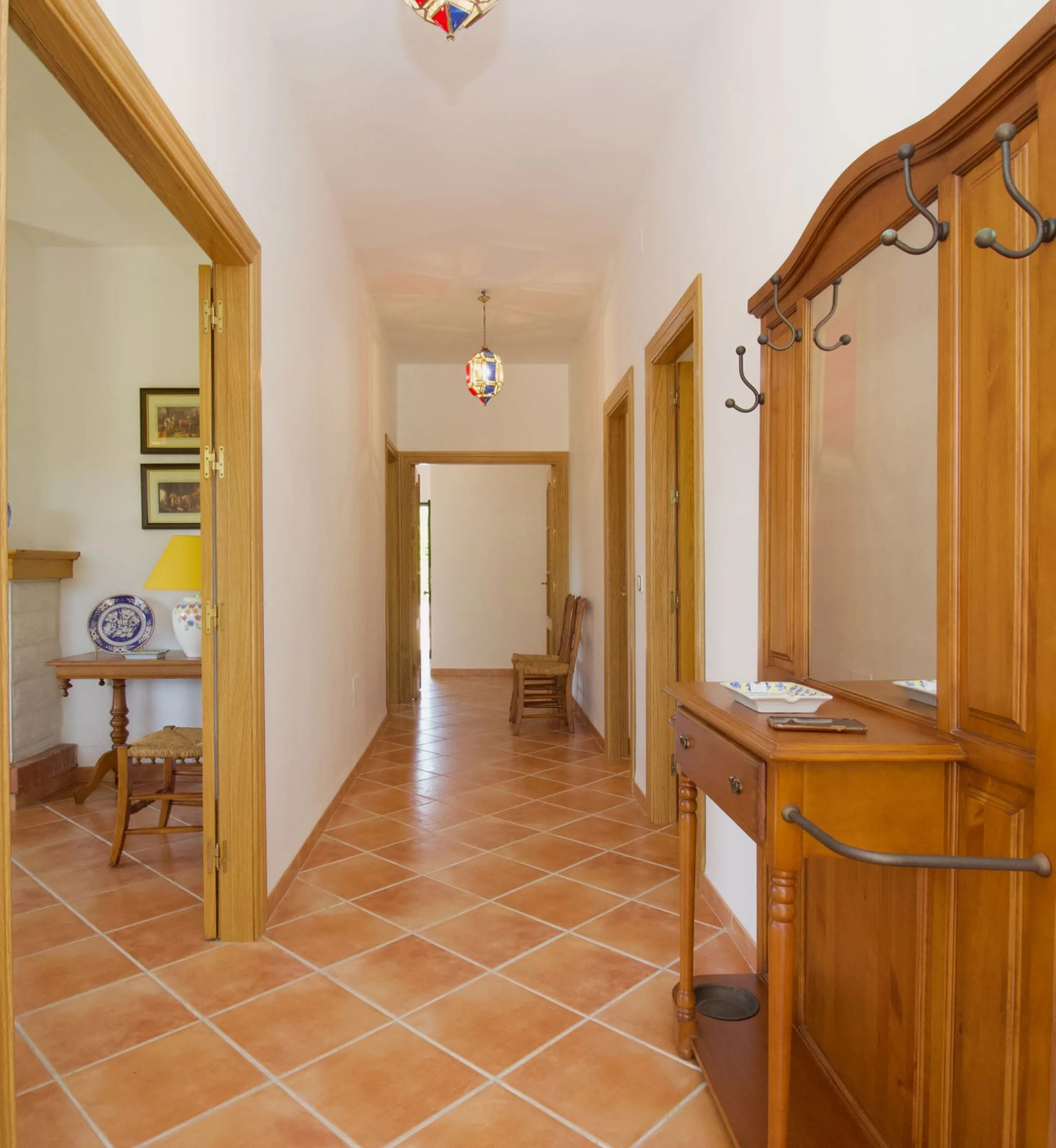 Impressive property in a prime location with views of the countryside and mountains on a plot of over 37,000 m² in Alhaurin El Grande !