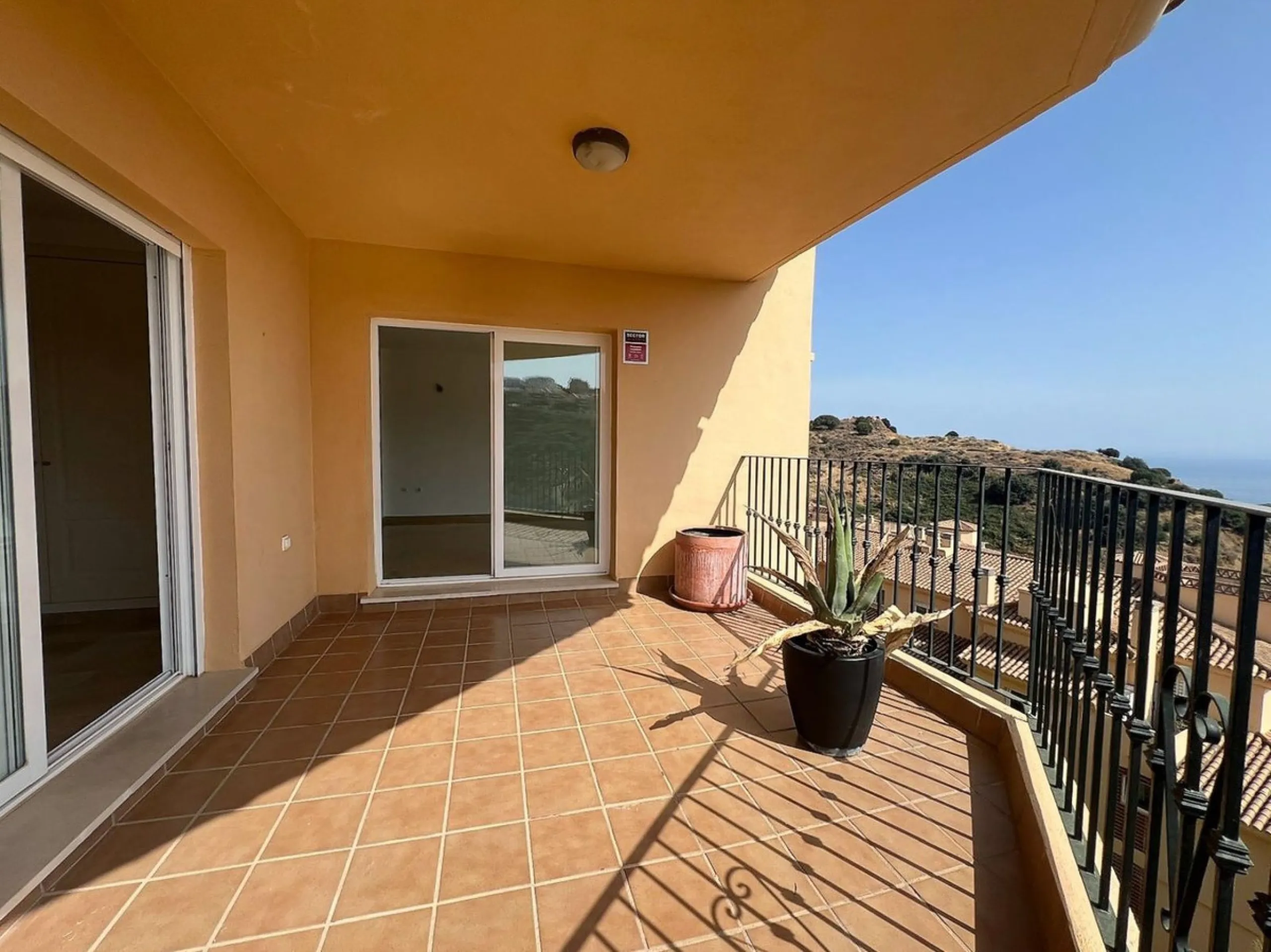Apartment - Middle Floor Apartment в продаже в Mijas, Málaga. В доме 2 спален и 2 ванных комнат. Площадь дома 130 м²