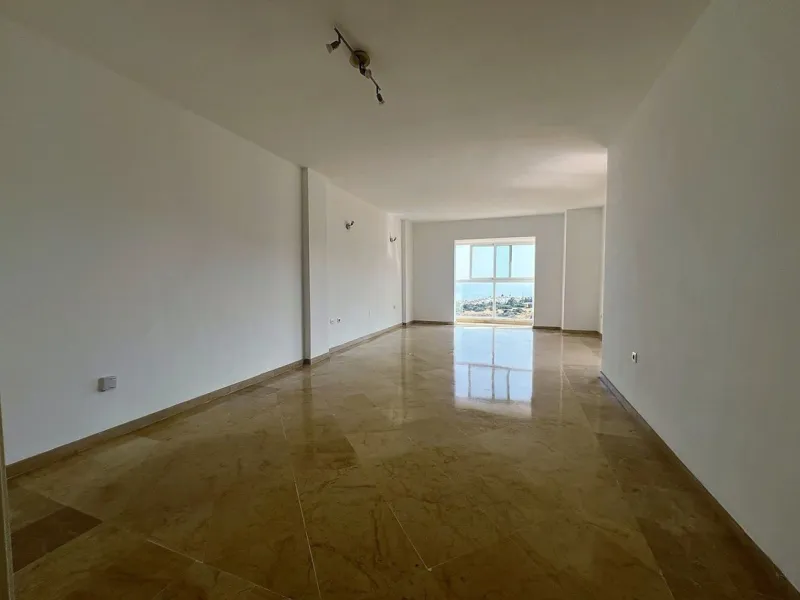 Apartment - Middle Floor Apartment в продаже в Mijas, Málaga. В доме 2 спален и 2 ванных комнат. Площадь дома 130 м²