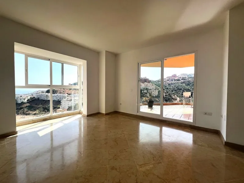 Apartment - Middle Floor Apartment в продаже в Mijas, Málaga. В доме 2 спален и 2 ванных комнат. Площадь дома 130 м²