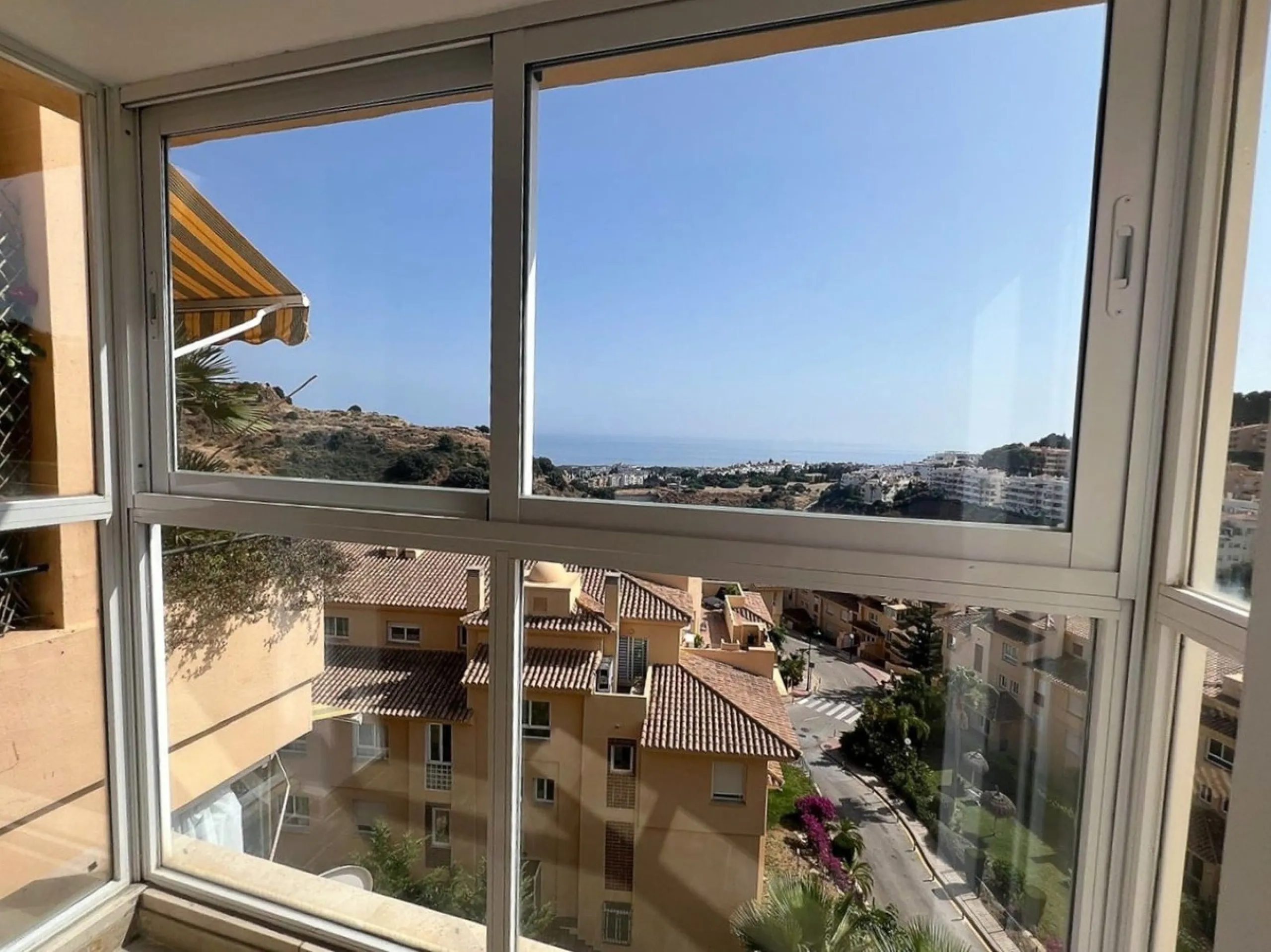 Apartment - Middle Floor Apartment в продаже в Mijas, Málaga. В доме 2 спален и 2 ванных комнат. Площадь дома 130 м²