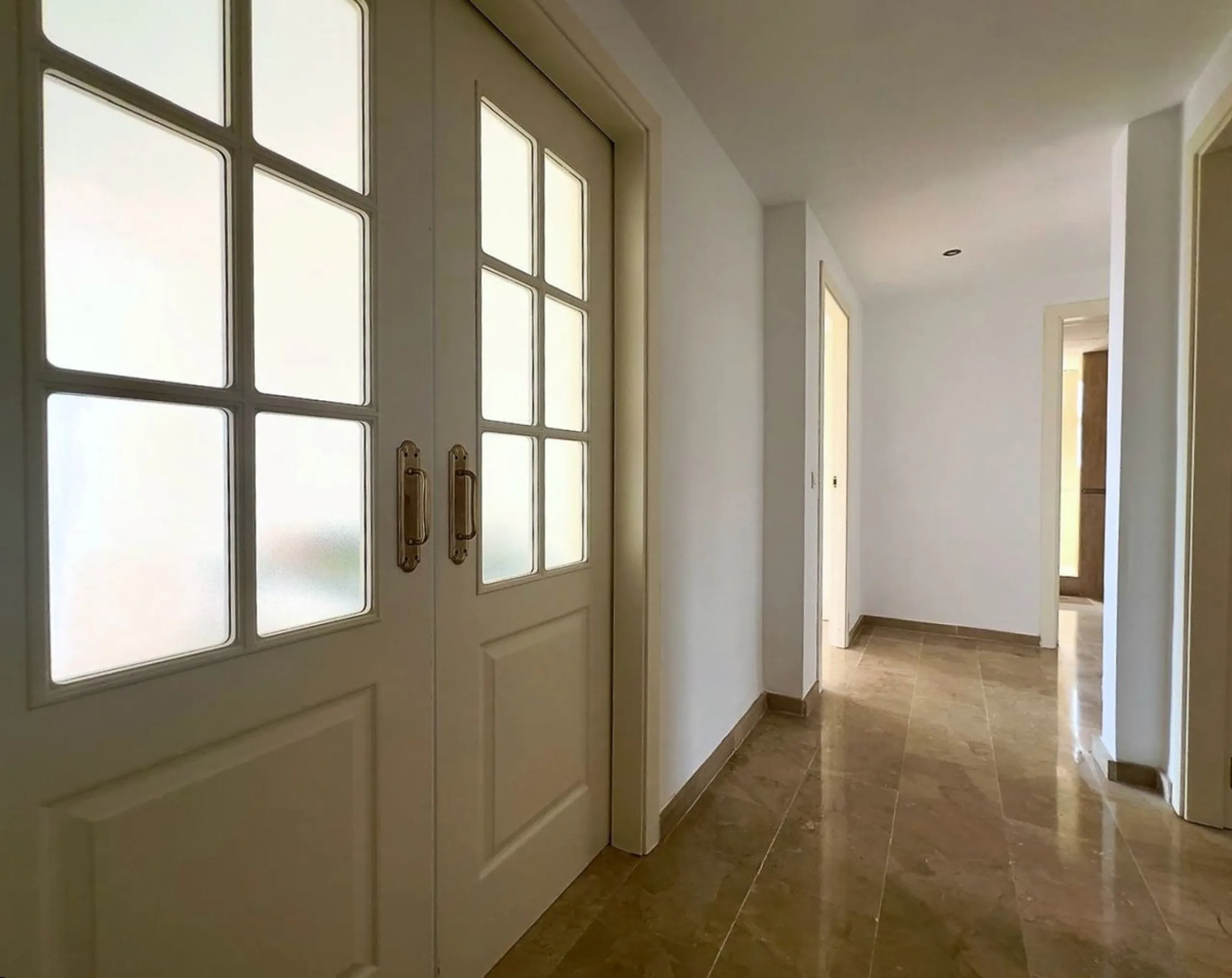 Apartment - Middle Floor Apartment в продаже в Mijas, Málaga. В доме 2 спален и 2 ванных комнат. Площадь дома 130 м²