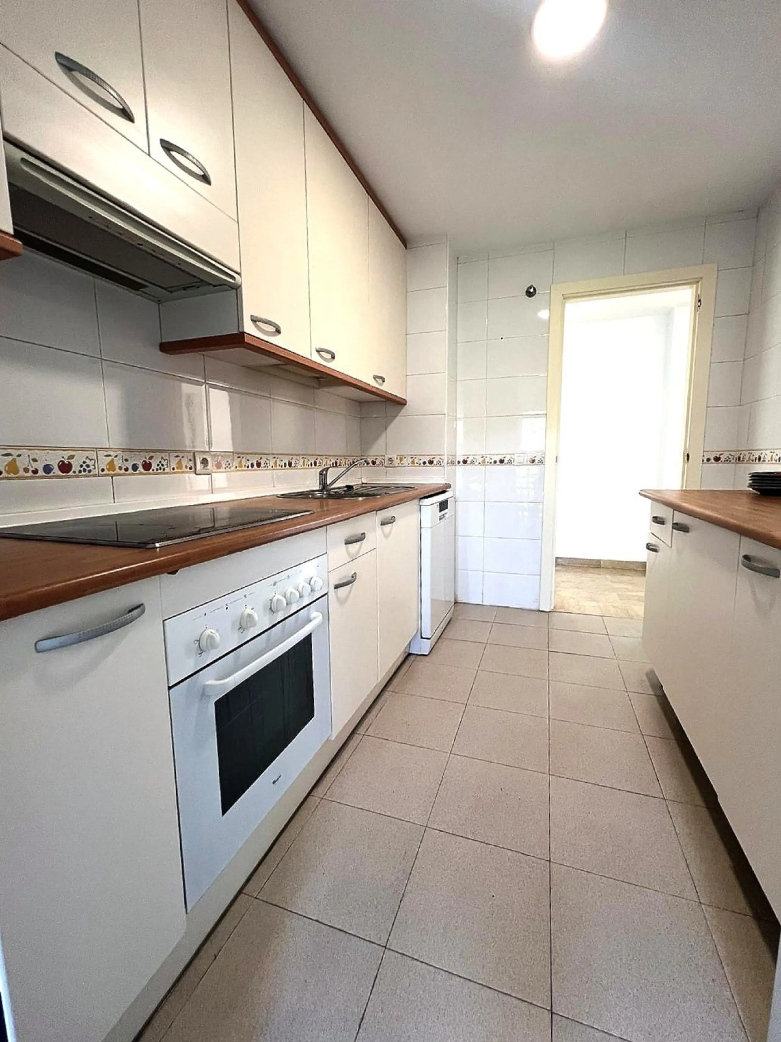 Apartment - Middle Floor Apartment в продаже в Mijas, Málaga. В доме 2 спален и 2 ванных комнат. Площадь дома 130 м²