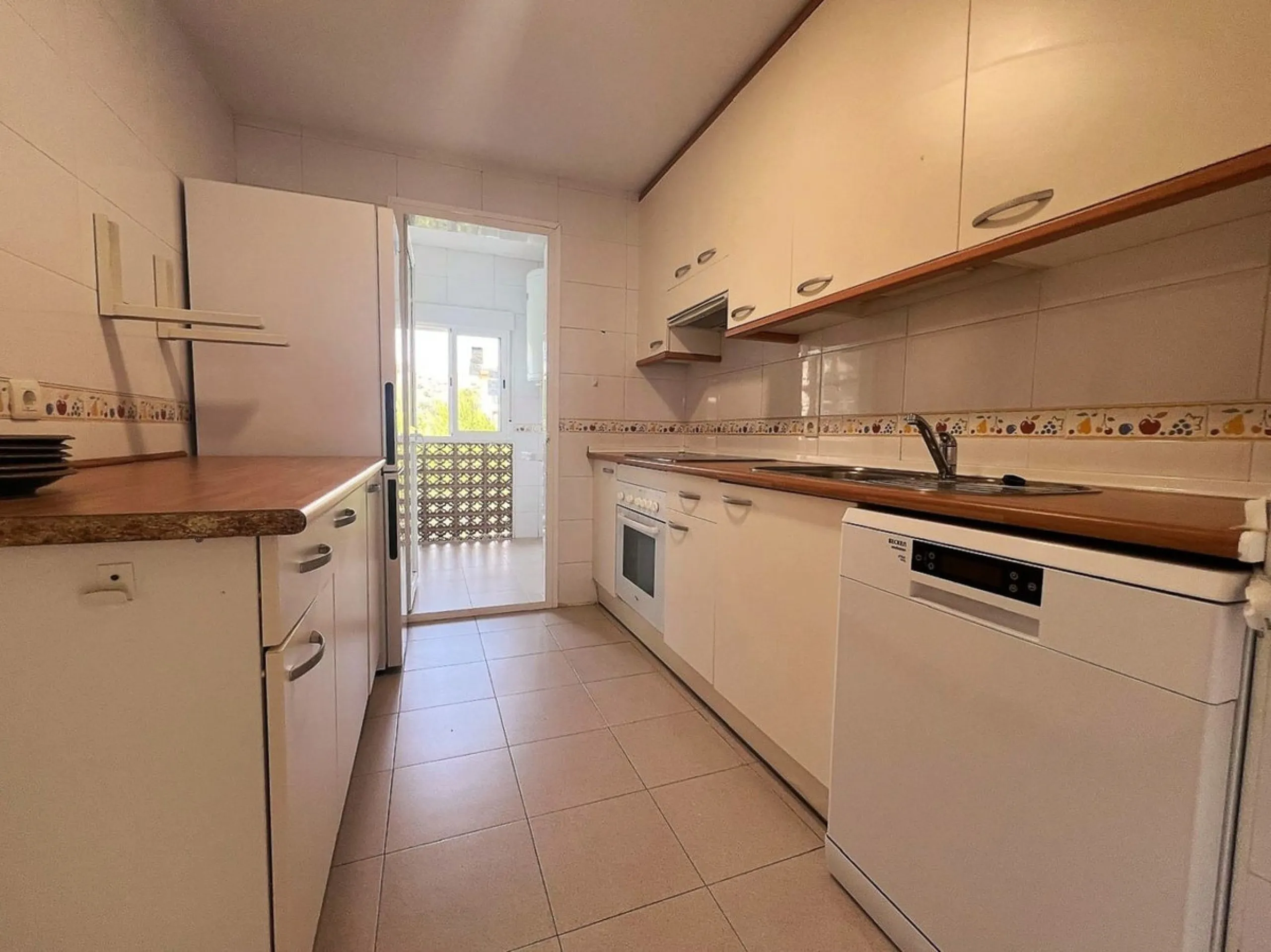 Apartment - Middle Floor Apartment в продаже в Mijas, Málaga. В доме 2 спален и 2 ванных комнат. Площадь дома 130 м²