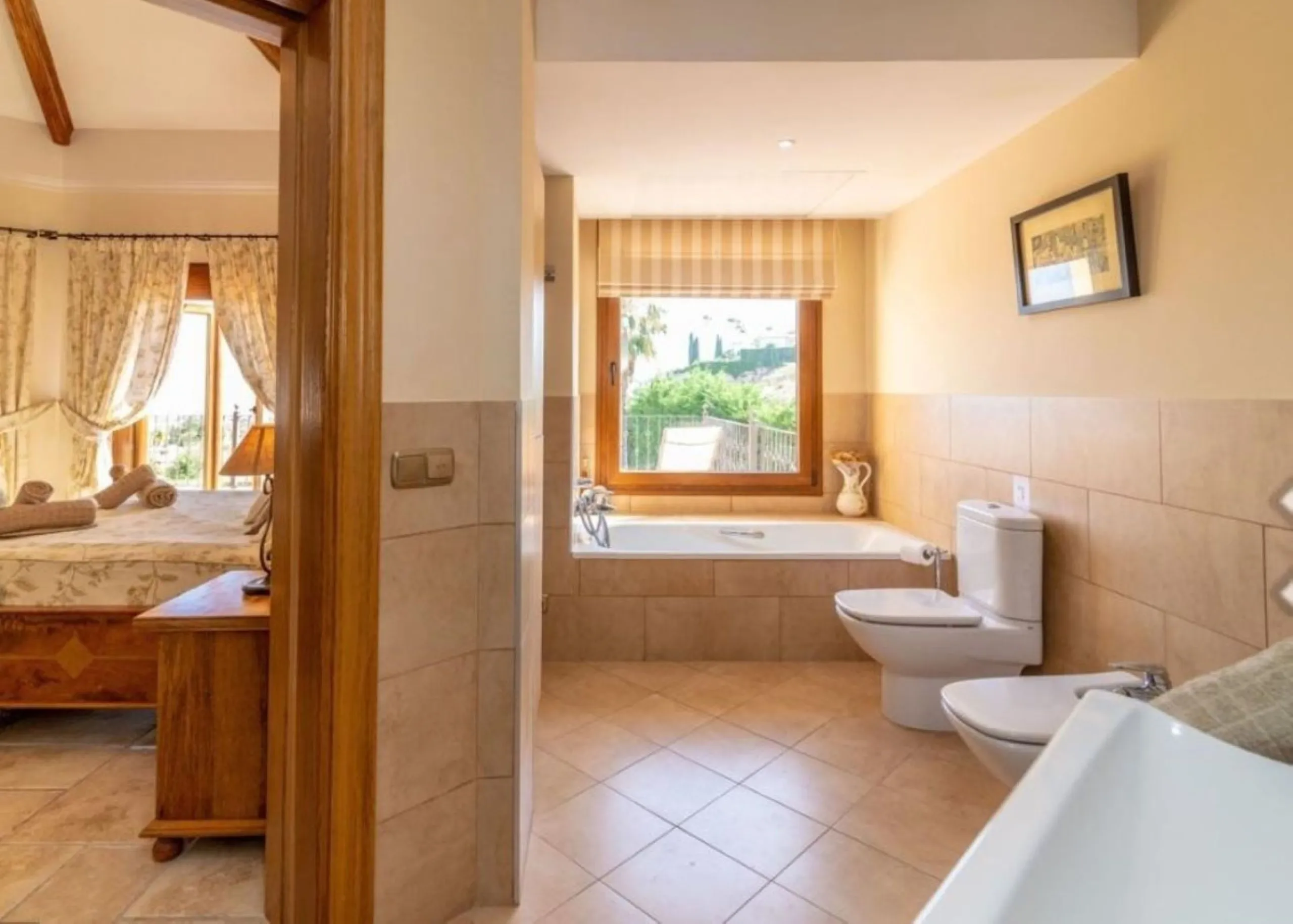 Nestled directly on the front line of the renowned Los Flamingos Golf Resort, this spectacular villa represents the perfect blend of classic and modern styling in one of Benahavis´ most prestigious and secure residential enclaves. Set amidst rolling green
