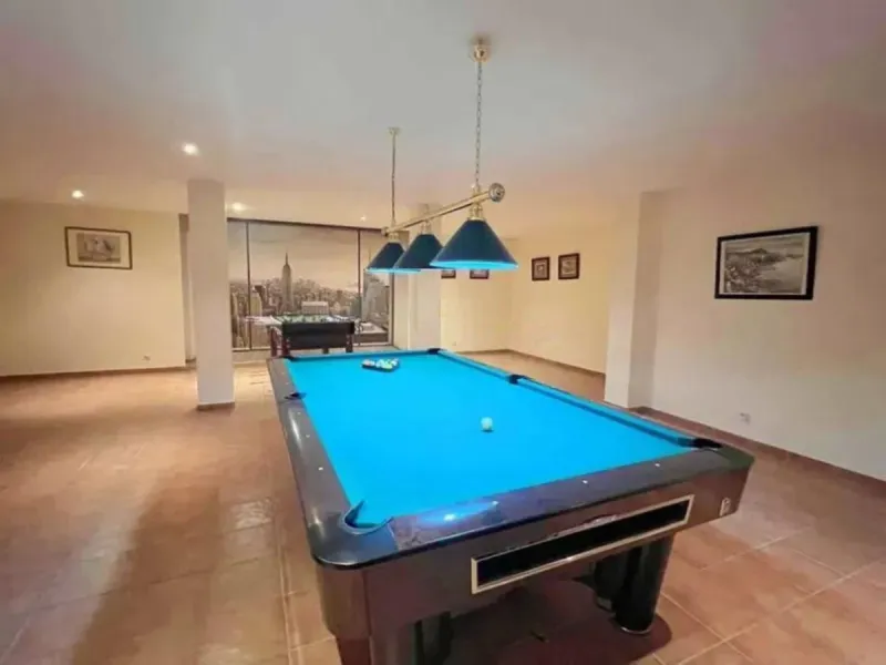 Nestled directly on the front line of the renowned Los Flamingos Golf Resort, this spectacular villa represents the perfect blend of classic and modern styling in one of Benahavis´ most prestigious and secure residential enclaves. Set amidst rolling green