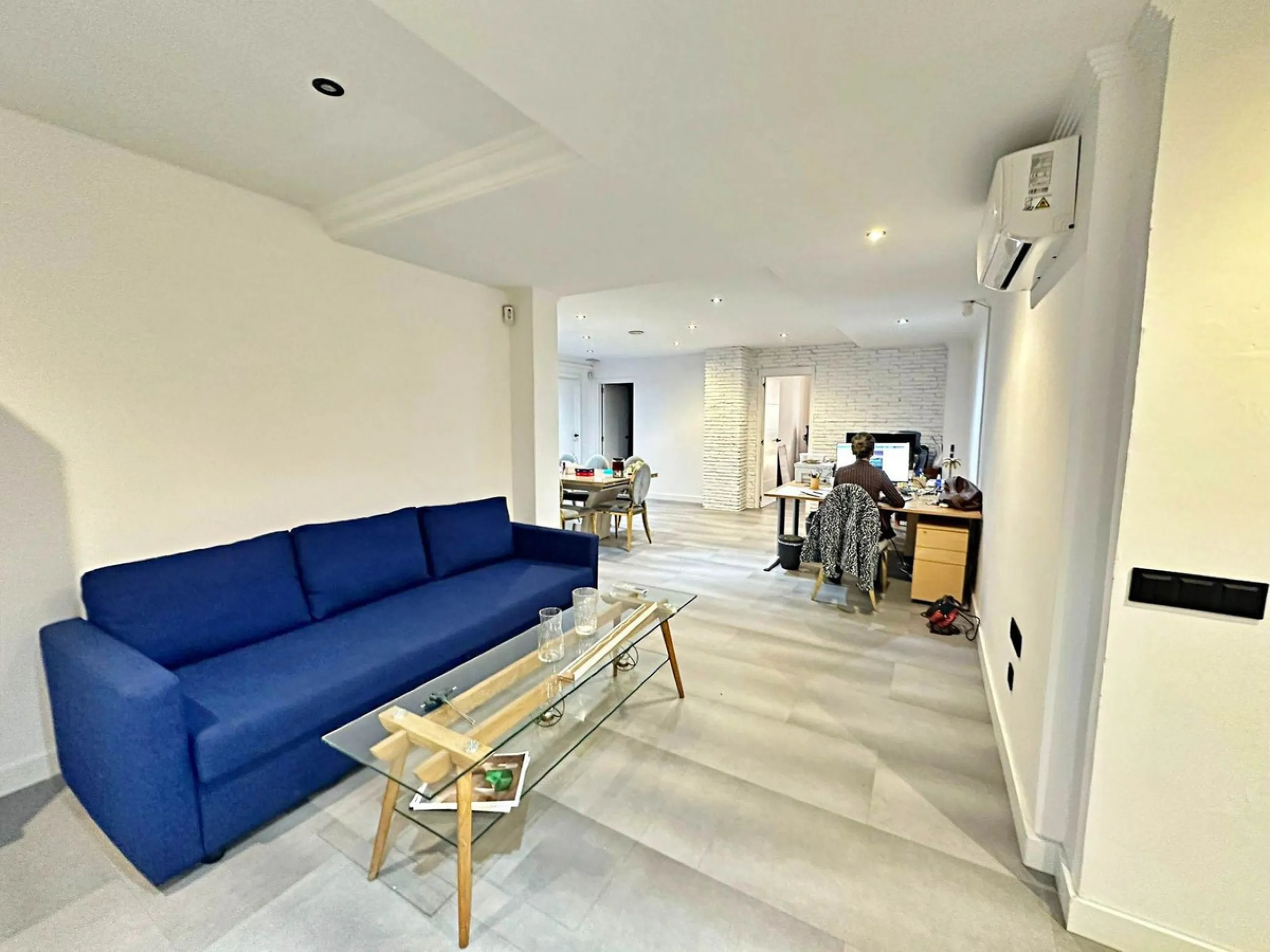 FREEHOLD  : Renovated Office Space – Prime Location by the Beach