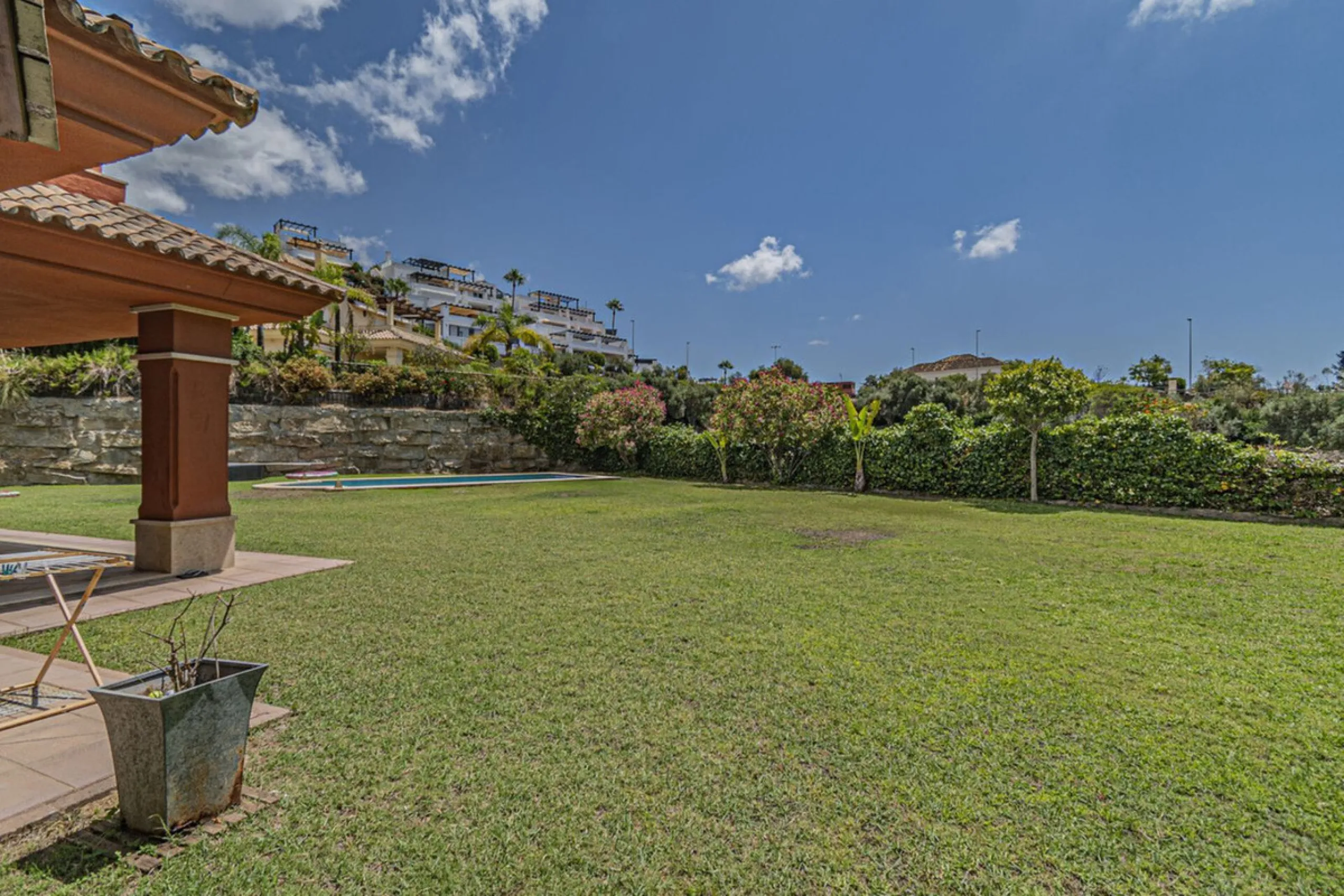 Stunning Mediterranean Villa by the Golf Course in Marbella with 24-Hour Security