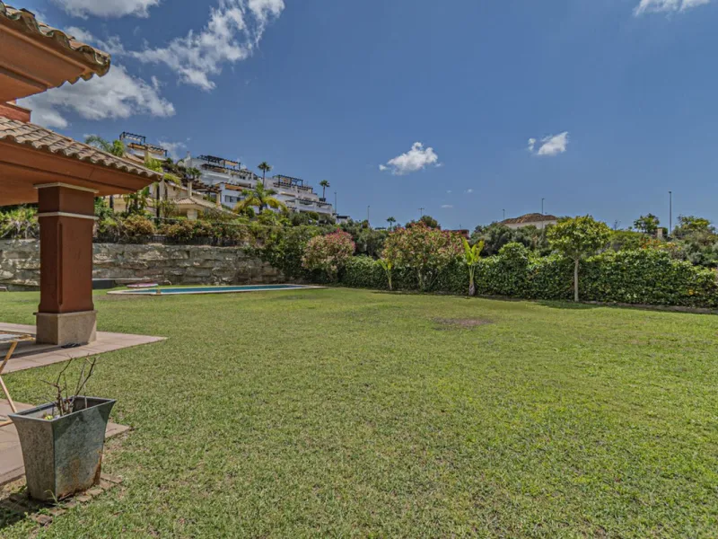 Stunning Mediterranean Villa by the Golf Course in Marbella with 24-Hour Security