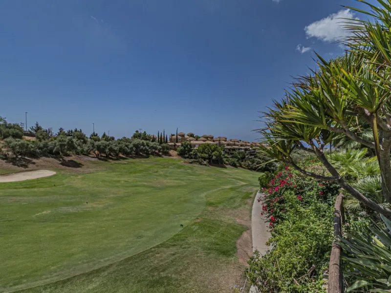 Stunning Mediterranean Villa by the Golf Course in Marbella with 24-Hour Security
