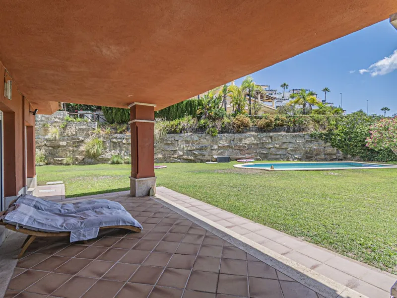 Stunning Mediterranean Villa by the Golf Course in Marbella with 24-Hour Security