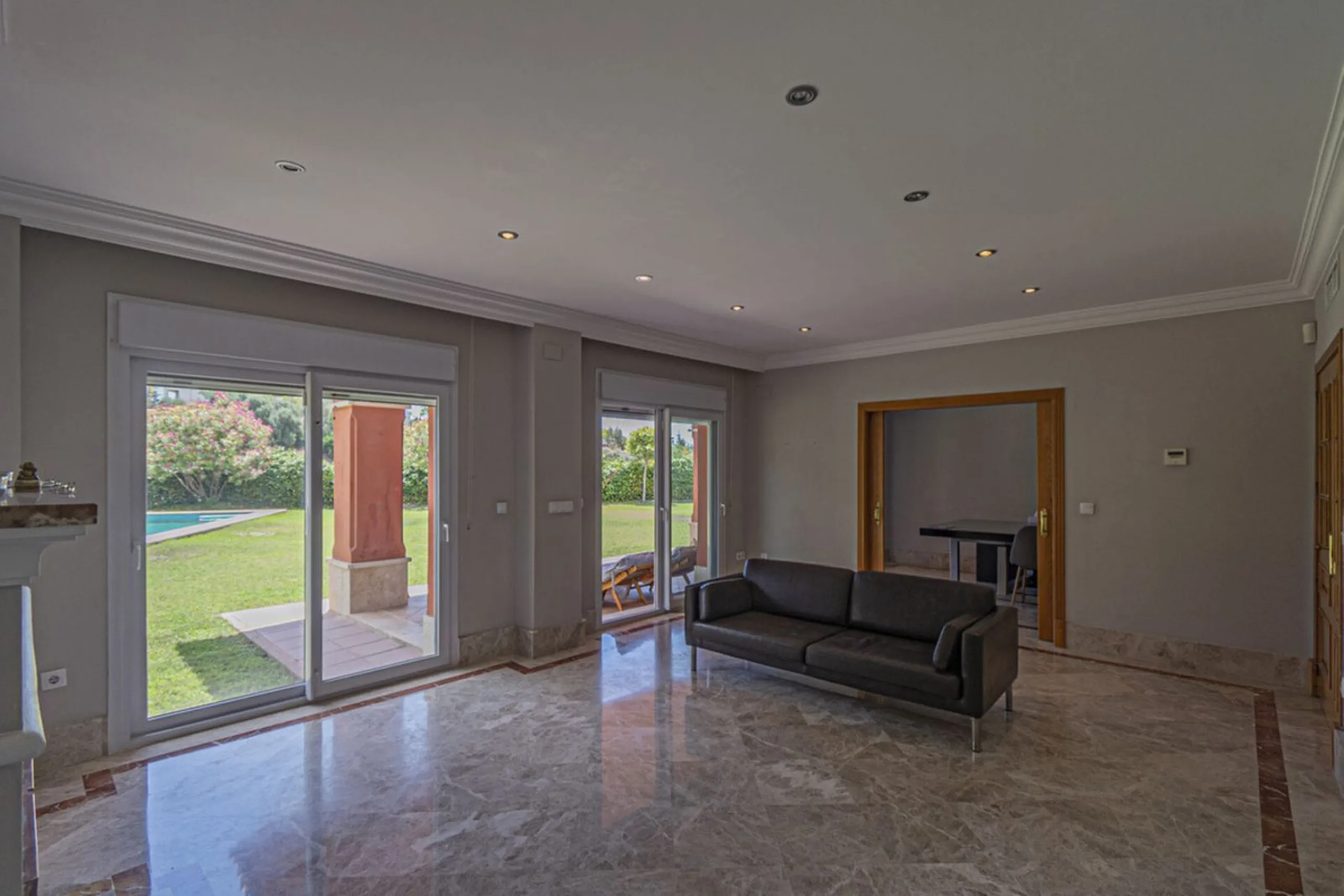 Stunning Mediterranean Villa by the Golf Course in Marbella with 24-Hour Security