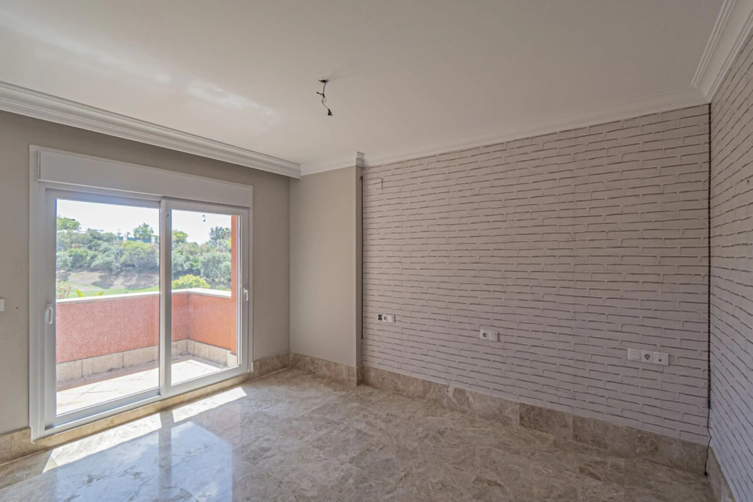 Stunning Mediterranean Villa by the Golf Course in Marbella with 24-Hour Security