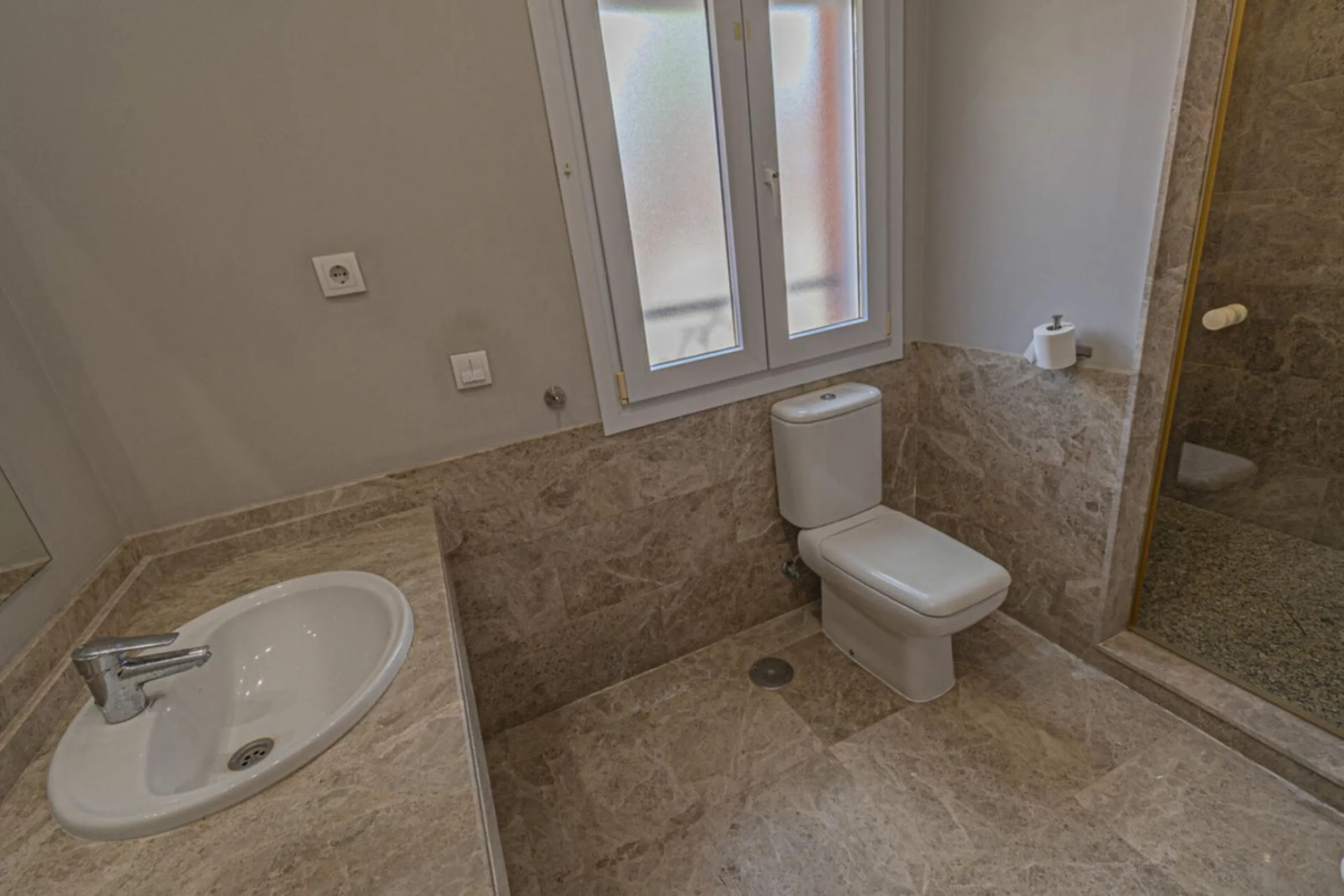 Stunning Mediterranean Villa by the Golf Course in Marbella with 24-Hour Security