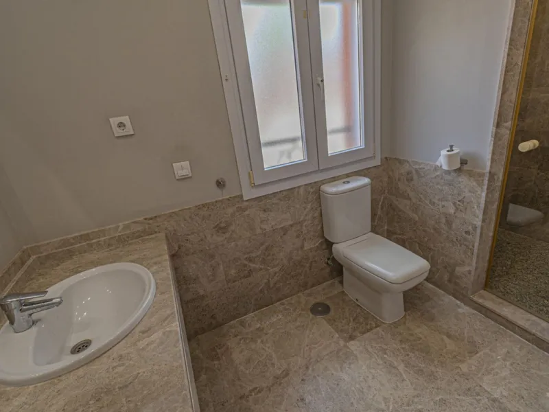 Stunning Mediterranean Villa by the Golf Course in Marbella with 24-Hour Security