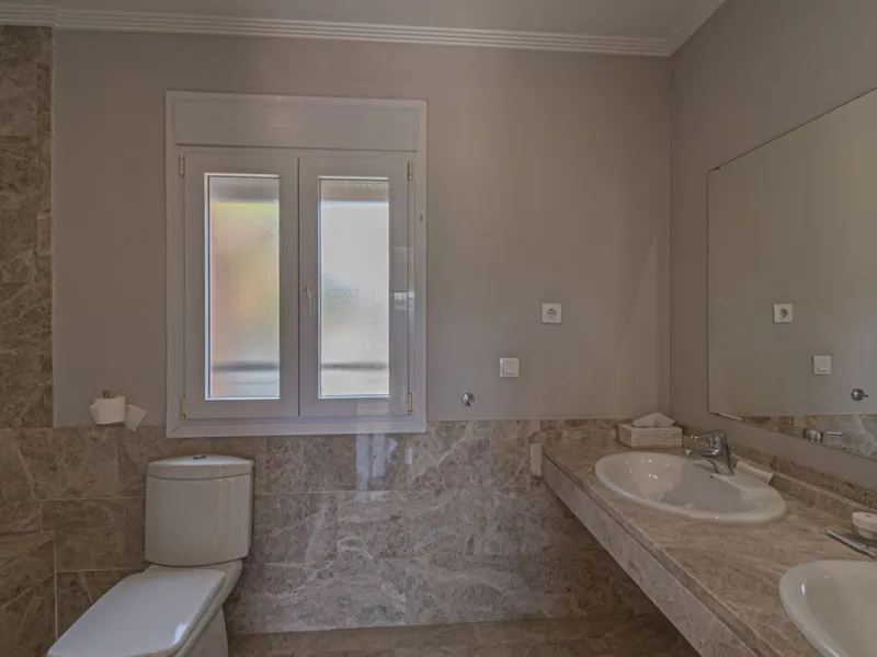 Stunning Mediterranean Villa by the Golf Course in Marbella with 24-Hour Security