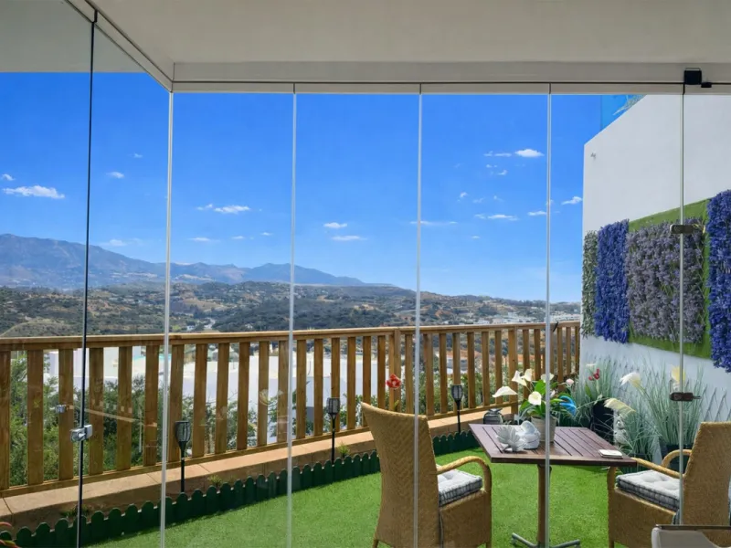 SHORT TERM RENTAL IS ALLOWED -  EASY VIEWING !!!!   Panoramic view with lateral sea view in the fishing village of La Cala de Mijas