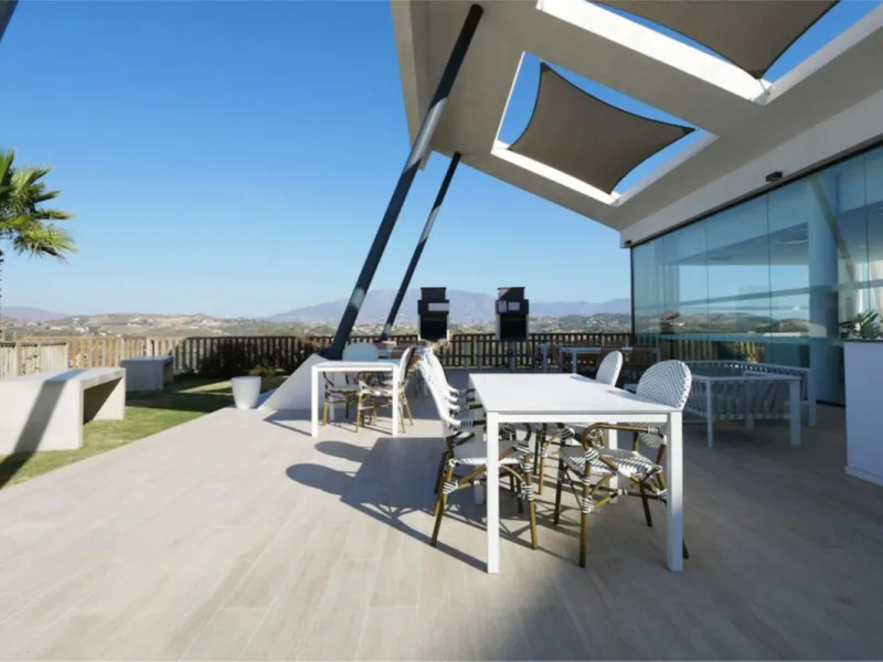 SHORT TERM RENTAL IS ALLOWED -  EASY VIEWING !!!!   Panoramic view with lateral sea view in the fishing village of La Cala de Mijas