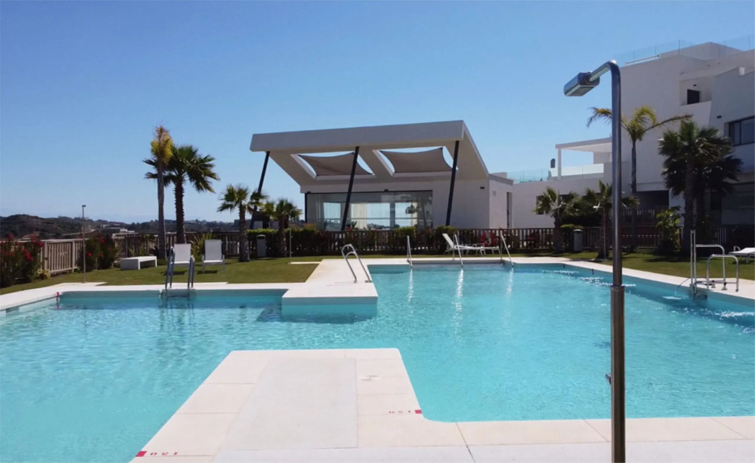 SHORT TERM RENTAL IS ALLOWED -  EASY VIEWING !!!!   Panoramic view with lateral sea view in the fishing village of La Cala de Mijas