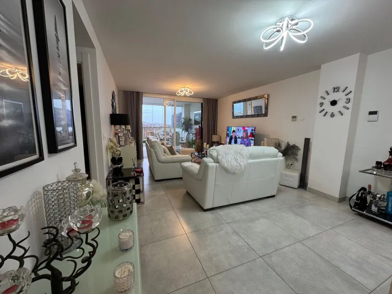 SHORT TERM RENTAL IS ALLOWED -  EASY VIEWING !!!!   Panoramic view with lateral sea view in the fishing village of La Cala de Mijas