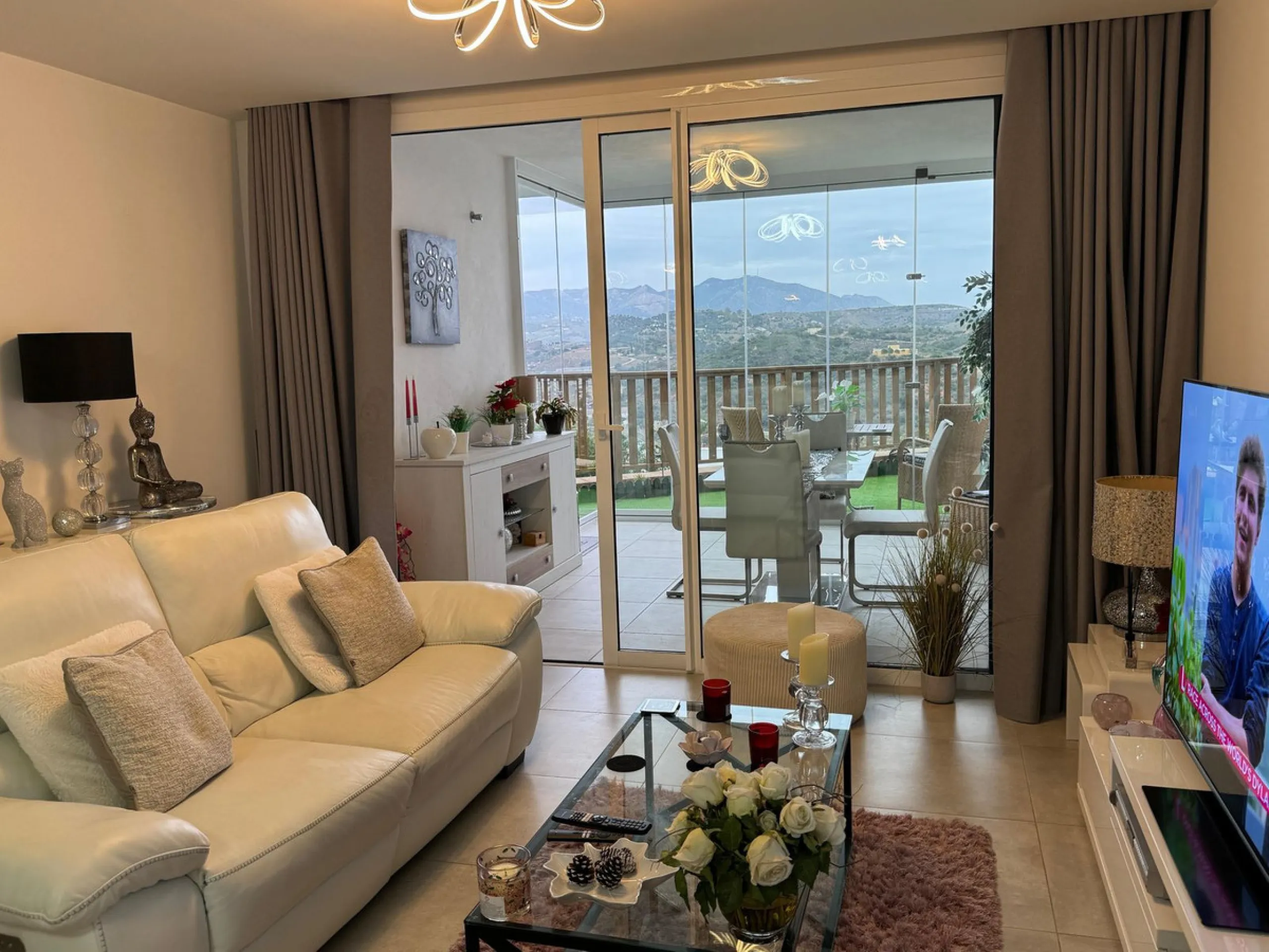 SHORT TERM RENTAL IS ALLOWED -  EASY VIEWING !!!!   Panoramic view with lateral sea view in the fishing village of La Cala de Mijas