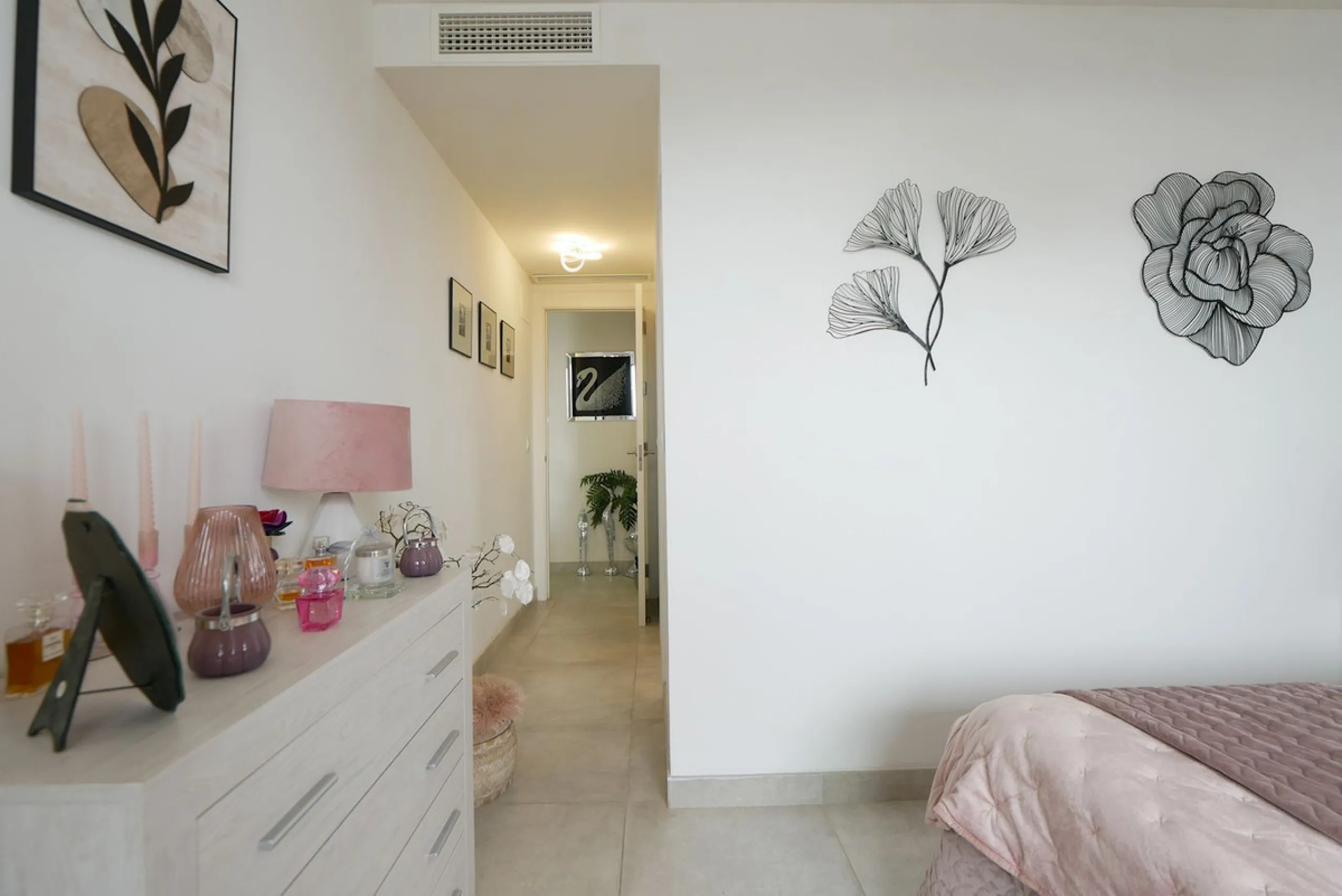 SHORT TERM RENTAL IS ALLOWED -  EASY VIEWING !!!!   Panoramic view with lateral sea view in the fishing village of La Cala de Mijas