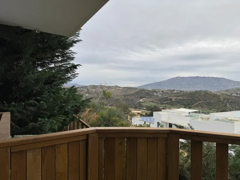 SHORT TERM RENTAL IS ALLOWED -  EASY VIEWING !!!!   Panoramic view with lateral sea view in the fishing village of La Cala de Mijas
