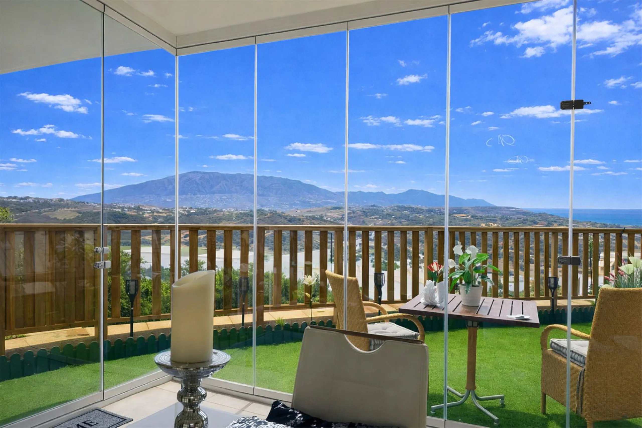 SHORT TERM RENTAL IS ALLOWED -  EASY VIEWING !!!!   Panoramic view with lateral sea view in the fishing village of La Cala de Mijas