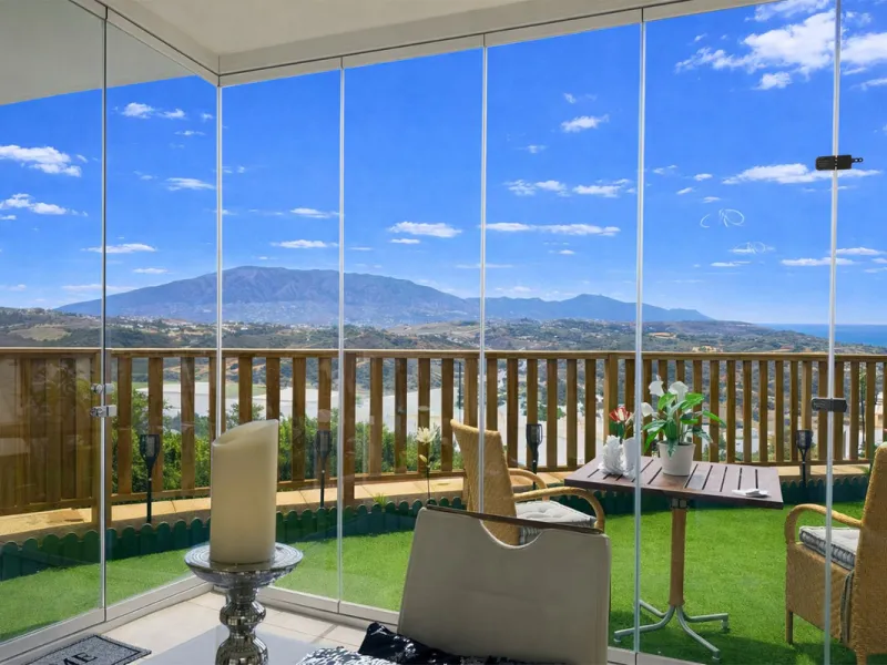 SHORT TERM RENTAL IS ALLOWED -  EASY VIEWING !!!!   Panoramic view with lateral sea view in the fishing village of La Cala de Mijas