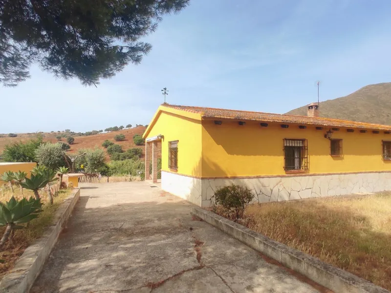 Charming Rustic Home in Entrerríos – Just 10 Minutes from La Cala de Mijas