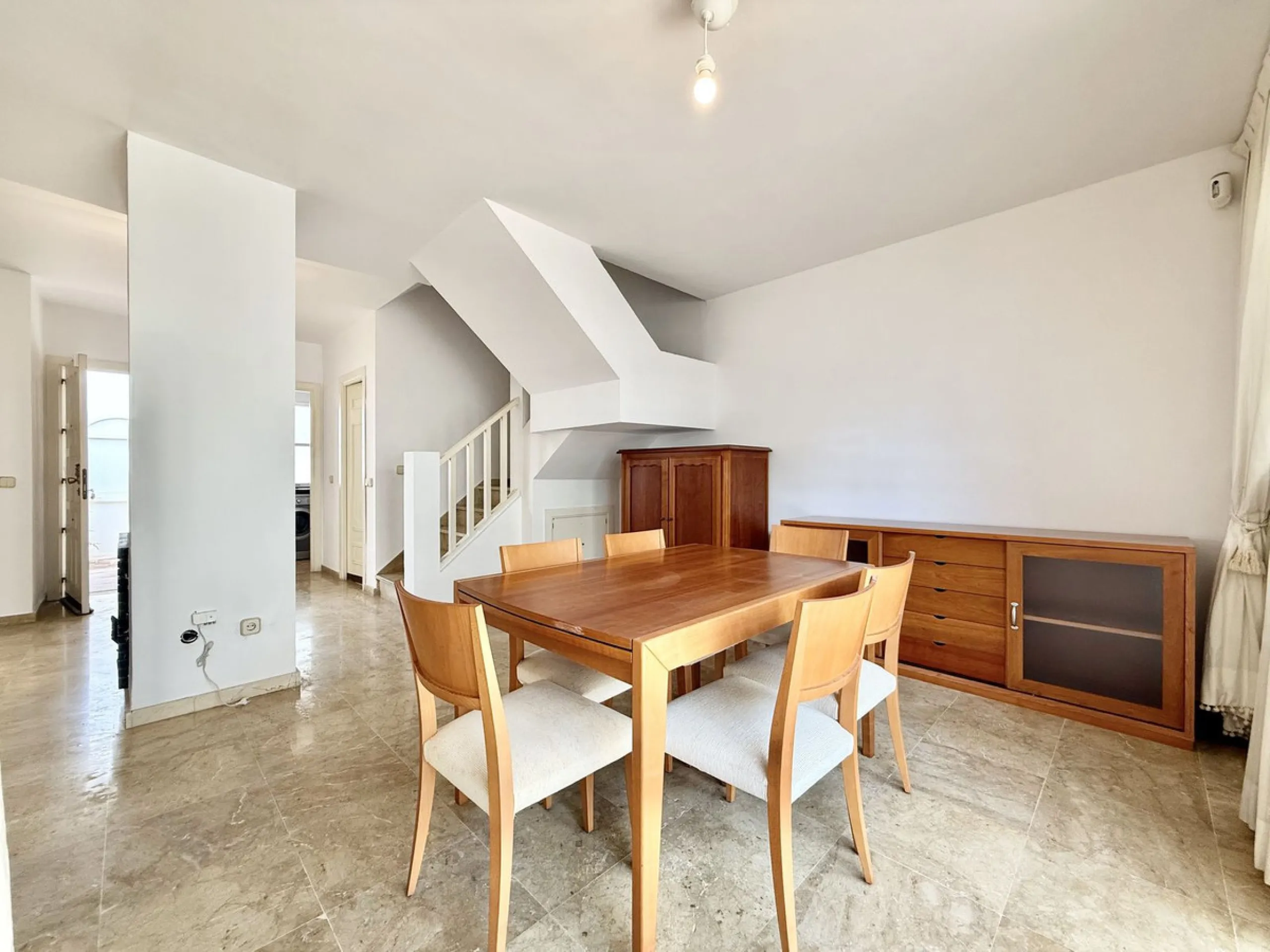 INVESTMENT OPPORTUNITY! NUEVA ANDALUCIA, WALKING DISTANCE TO AMENITIES