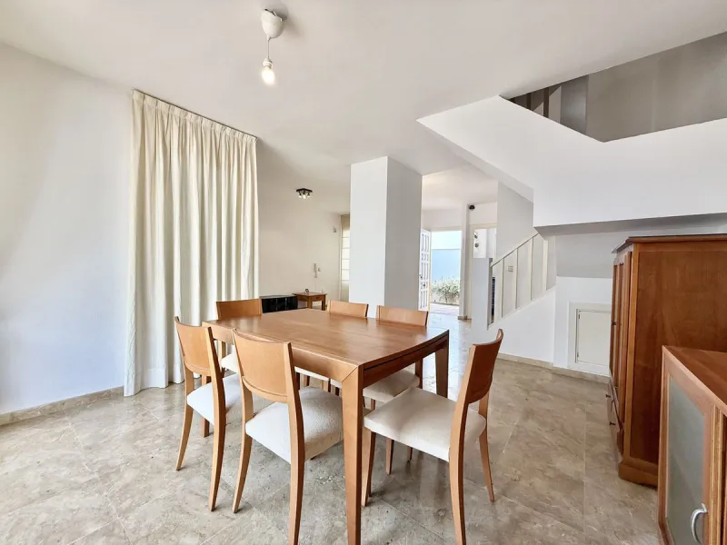 INVESTMENT OPPORTUNITY! NUEVA ANDALUCIA, WALKING DISTANCE TO AMENITIES