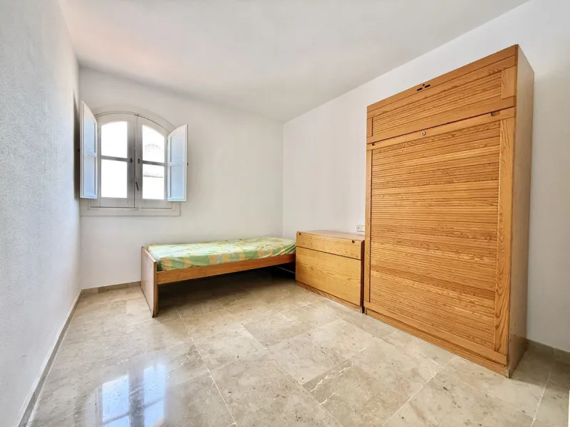 INVESTMENT OPPORTUNITY! NUEVA ANDALUCIA, WALKING DISTANCE TO AMENITIES
