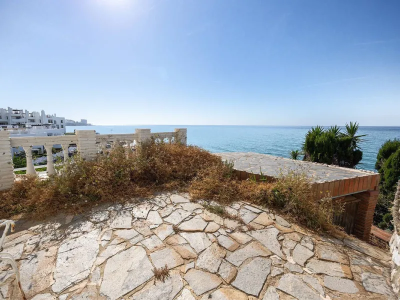 Unique apartment in Torremuelle, Benalmádena, boasting stunning sea views and excellent potential for capital appreciation.