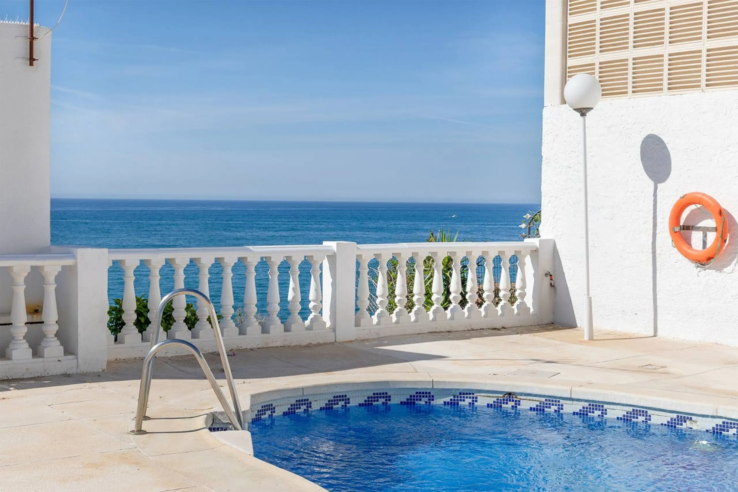 Unique apartment in Torremuelle, Benalmádena, boasting stunning sea views and excellent potential for capital appreciation.