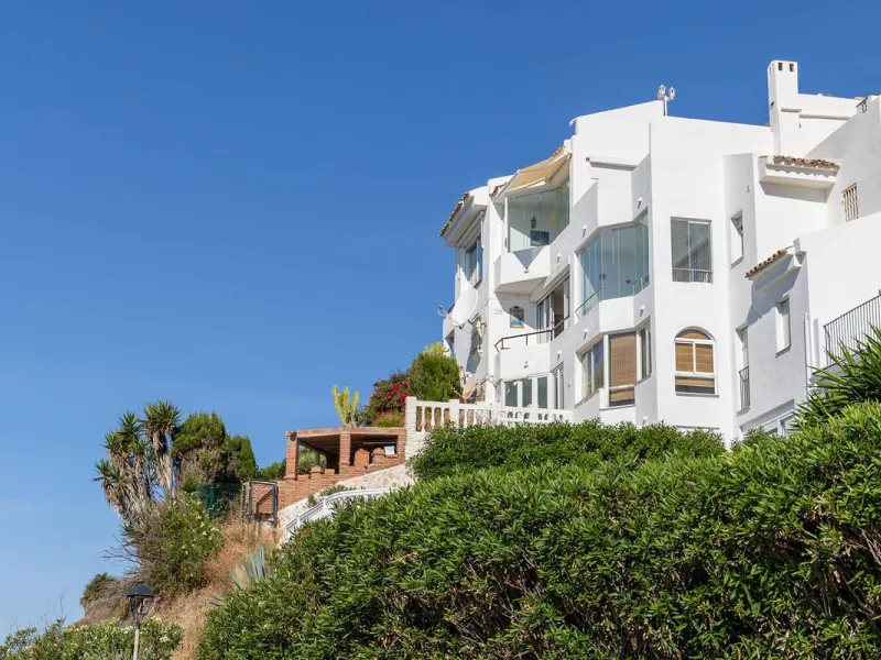 Unique apartment in Torremuelle, Benalmádena, boasting stunning sea views and excellent potential for capital appreciation.
