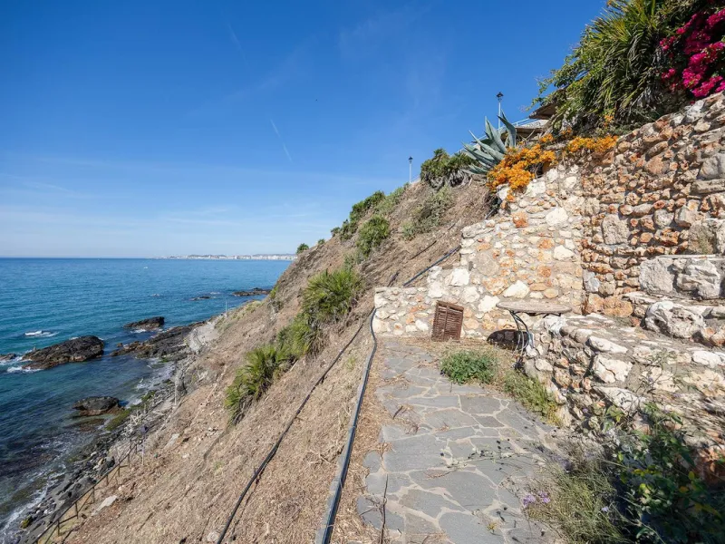 Unique apartment in Torremuelle, Benalmádena, boasting stunning sea views and excellent potential for capital appreciation.