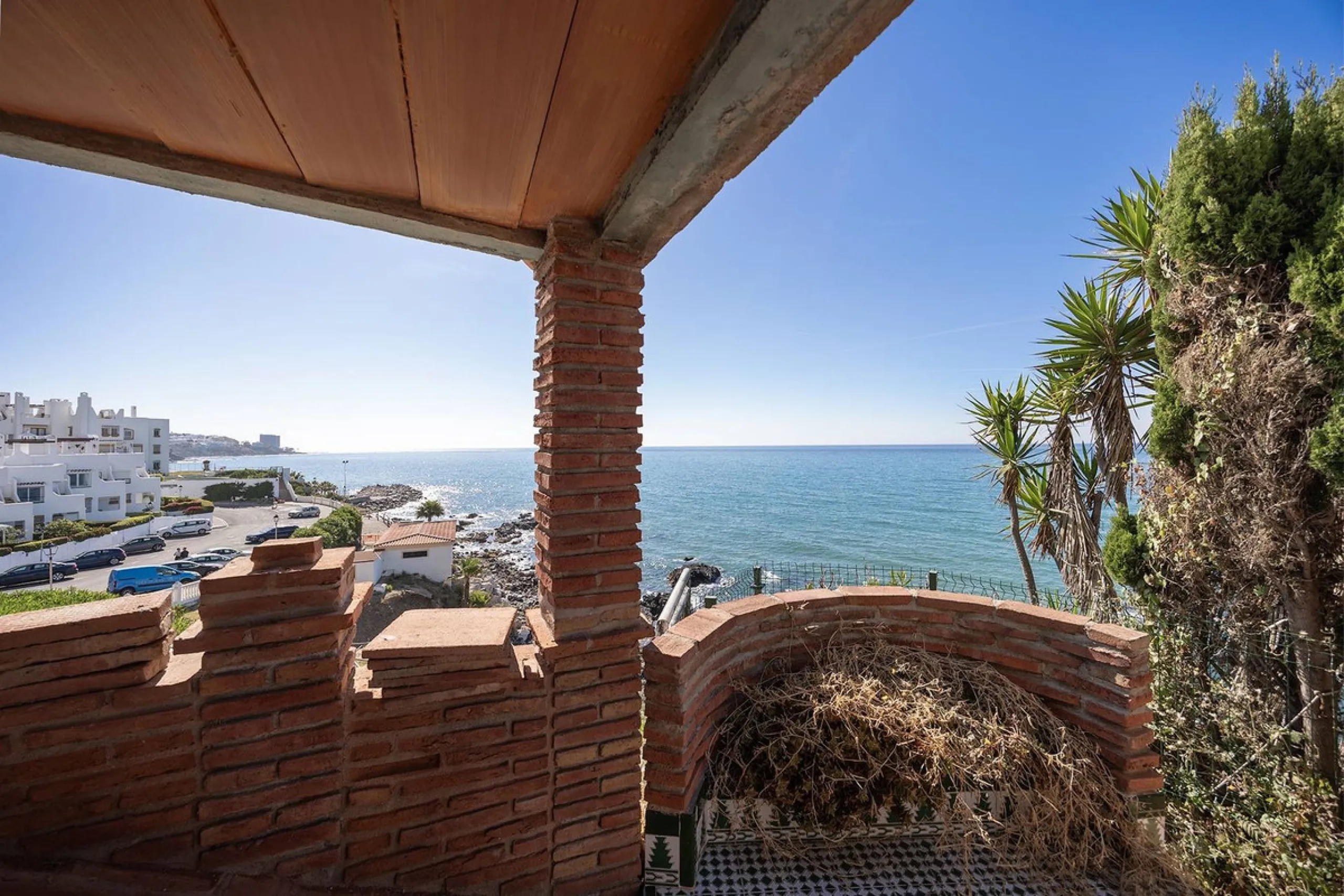 Unique apartment in Torremuelle, Benalmádena, boasting stunning sea views and excellent potential for capital appreciation.